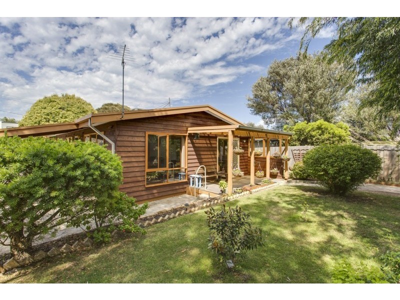 4 Guest St, Tootgarook VIC 3941