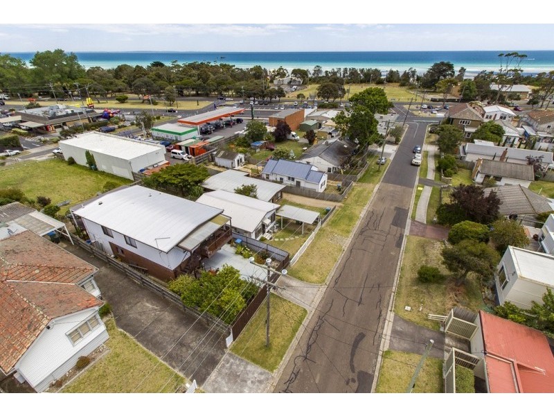 12 Fifth Ave, Rosebud VIC 3939