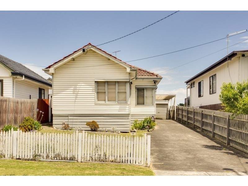12 Fifth Ave, Rosebud VIC 3939