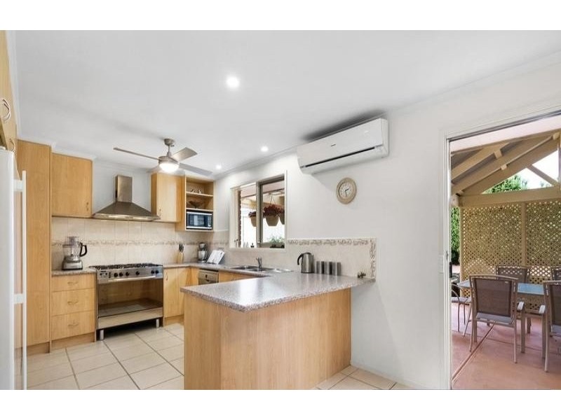 30 Whimbrel Court, Rosebud West VIC 3940