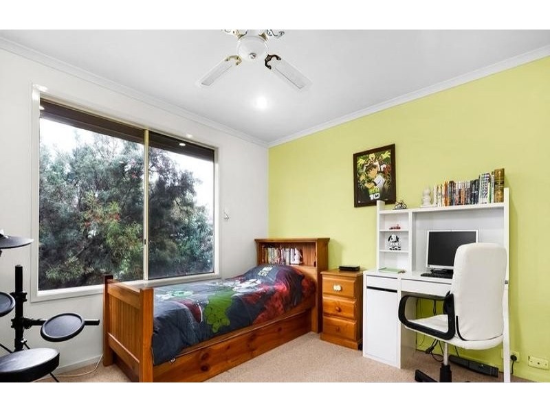 30 Whimbrel Court, Rosebud West VIC 3940