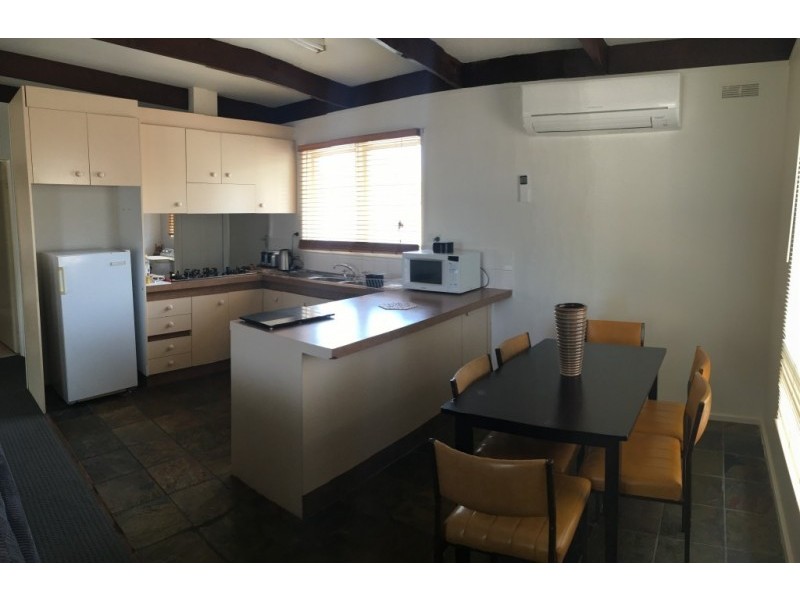 16 Mawarra Avenue, Rosebud West VIC 3940