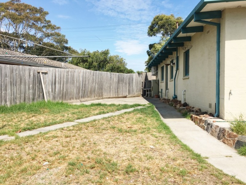 16 Mawarra Avenue, Rosebud West VIC 3940