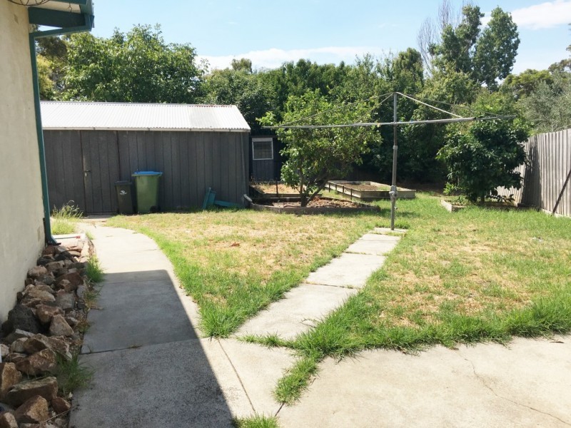 16 Mawarra Avenue, Rosebud West VIC 3940