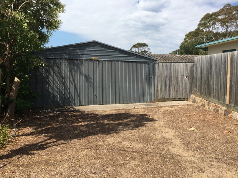 16 Mawarra Avenue, Rosebud West VIC 3940