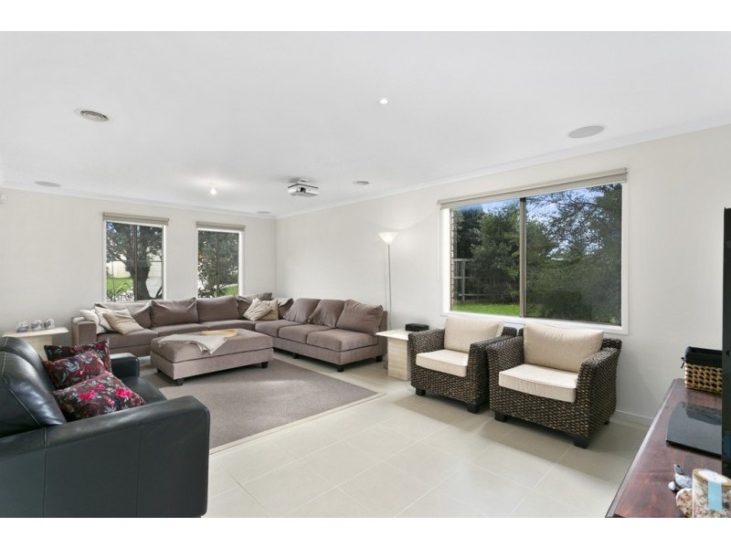 21 Curlew Drive, Rosebud West VIC 3940