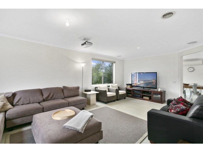 21 Curlew Drive, Rosebud West VIC 3940