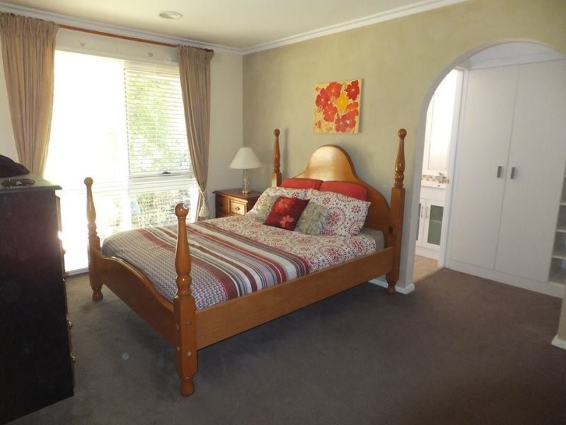 8 Sheoak Avenue, Rosebud West VIC 3940