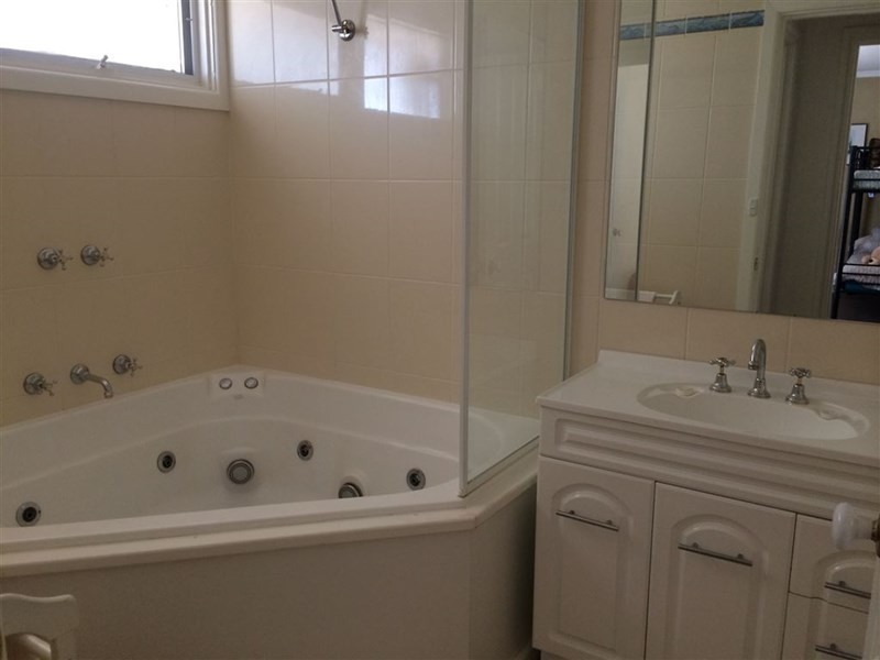 8 Sheoak Avenue, Rosebud West VIC 3940