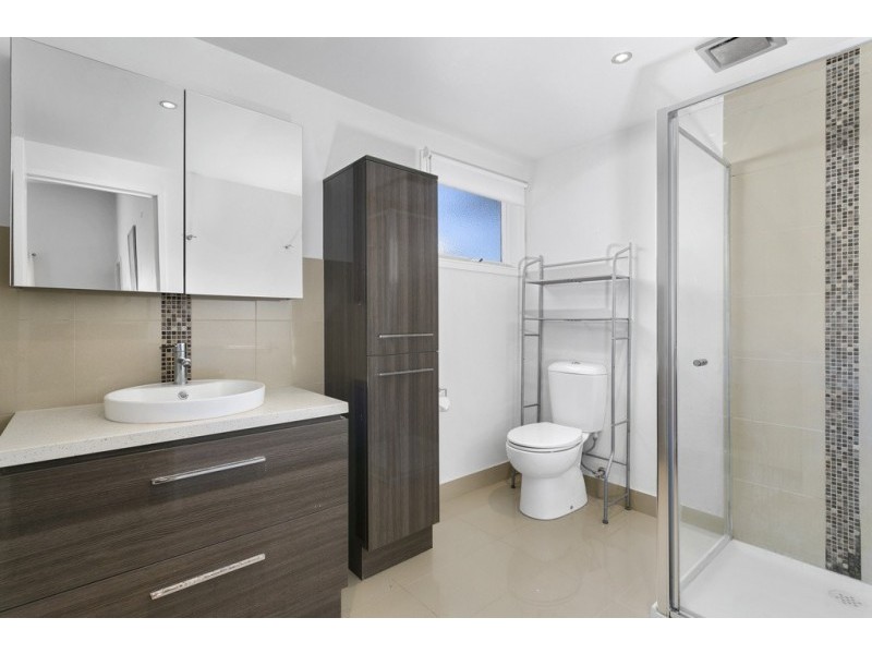 9 Swans Way, Rosebud West VIC 3940