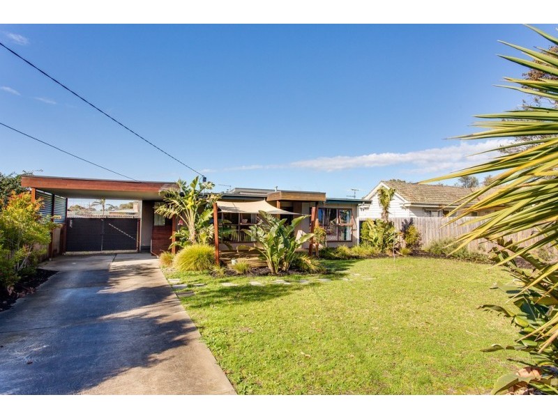 9 Swans Way, Rosebud West VIC 3940