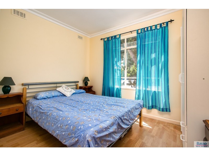 70 Seventh Ave, Rosebud VIC 3939