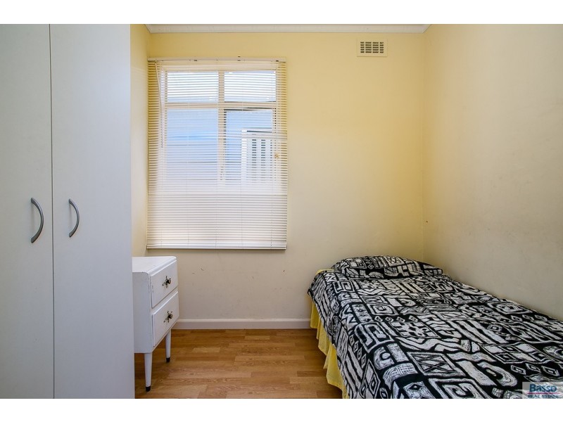 70 Seventh Ave, Rosebud VIC 3939