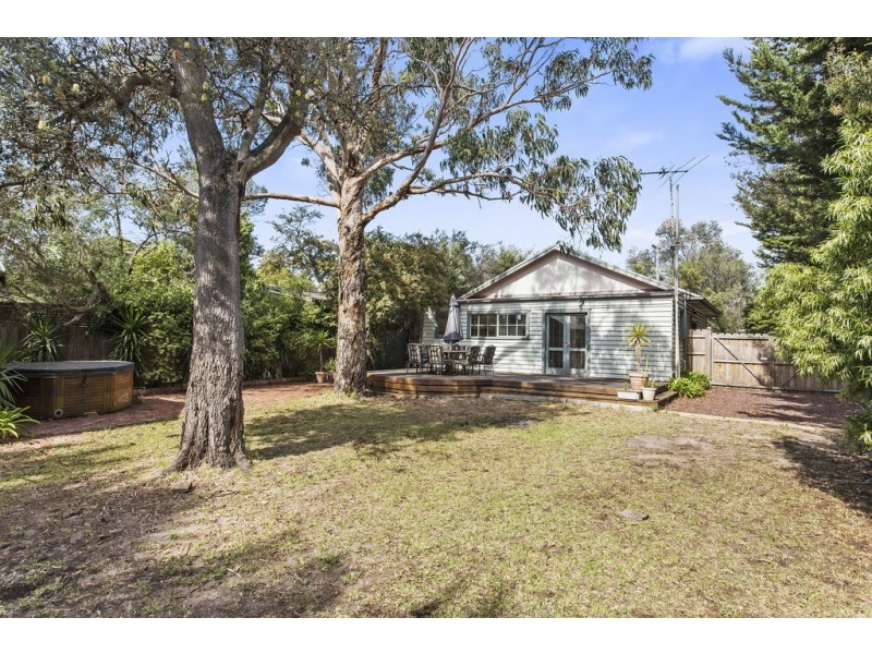 50 Florence Avenue, Rosebud West VIC 3940