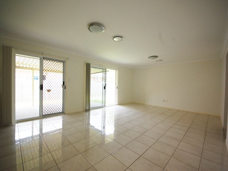 76 Ebony Crescent, Redland Bay QLD 4165