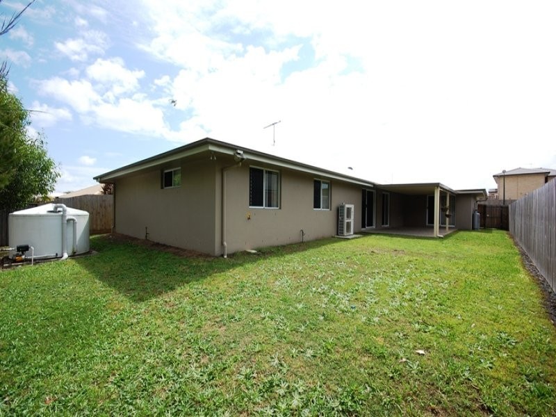 76 Ebony Crescent, Redland Bay QLD 4165