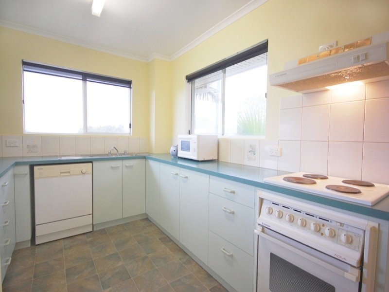 8/12-14 Queen, Cleveland QLD 4163