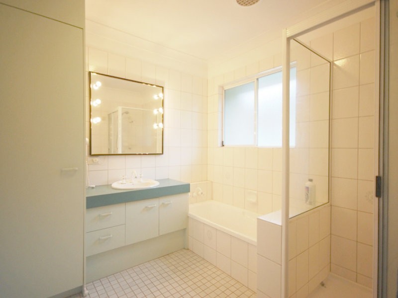 8/12-14 Queen, Cleveland QLD 4163