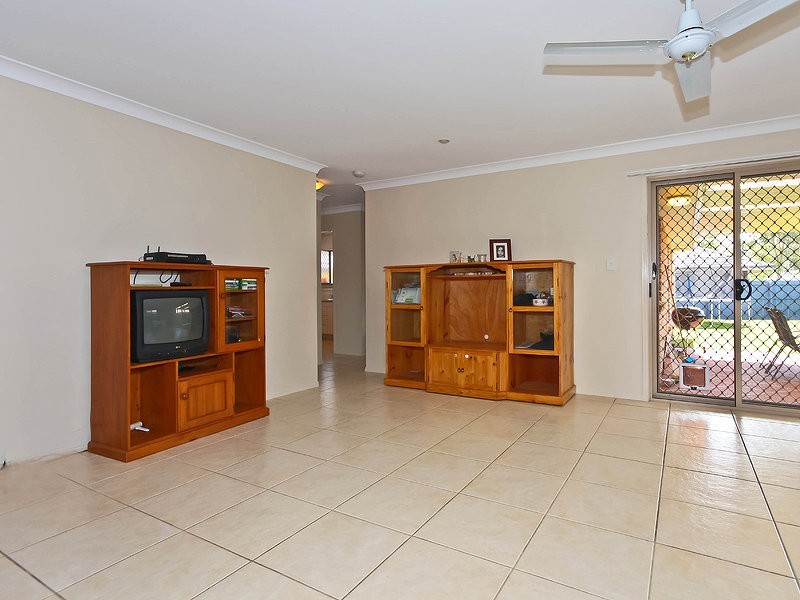 8 Timkelnik Crescent, Victoria Point QLD 4165