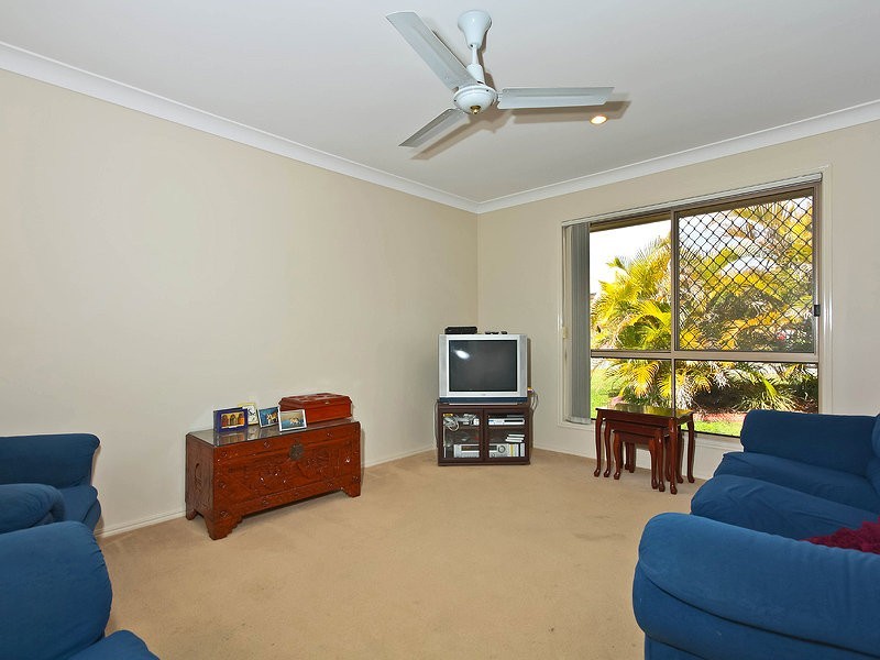 8 Timkelnik Crescent, Victoria Point QLD 4165