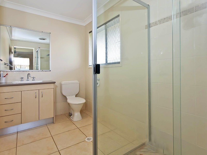 8 Timkelnik Crescent, Victoria Point QLD 4165