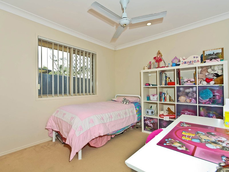 8 Timkelnik Crescent, Victoria Point QLD 4165