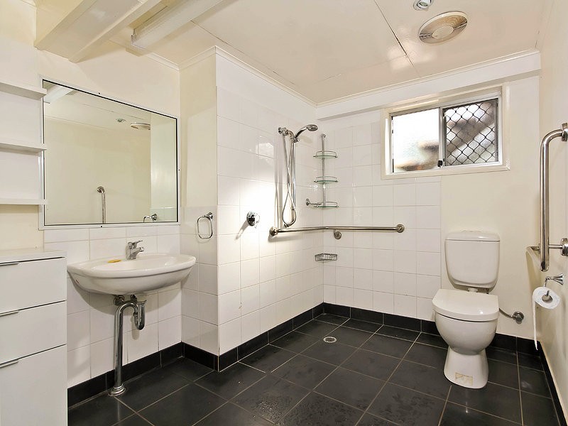 4-6 Thomas Street, Birkdale QLD 4159