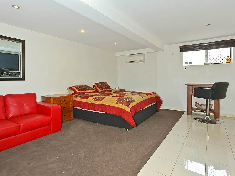 4-6 Thomas Street, Birkdale QLD 4159