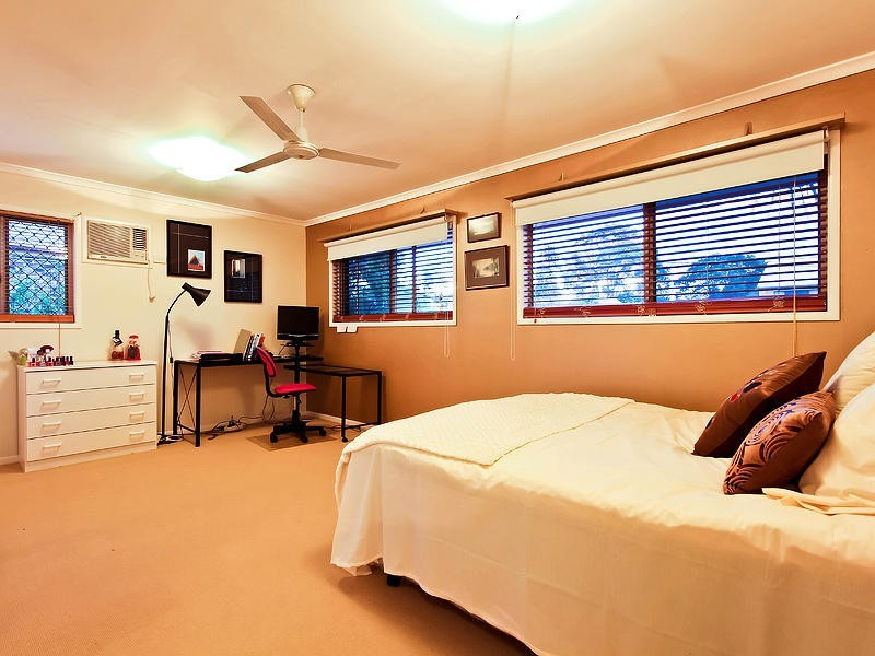 12 Falcon Avenue, Thornlands QLD 4164