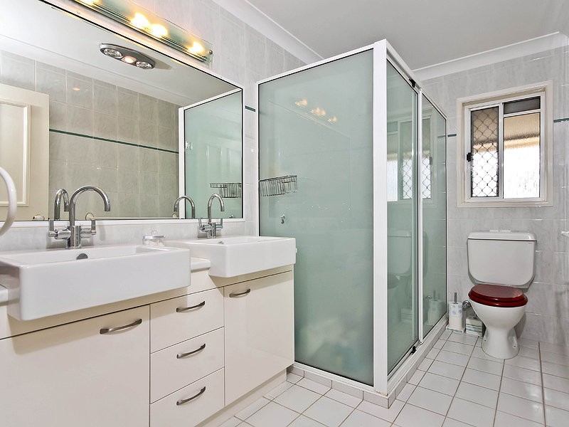 2/192 Shore Street North, Cleveland QLD 4163