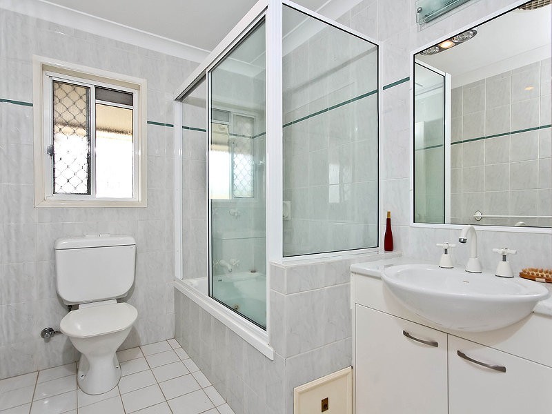 2/192 Shore Street North, Cleveland QLD 4163