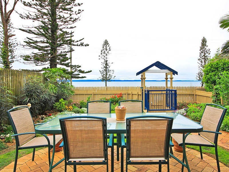 2/192 Shore Street North, Cleveland QLD 4163