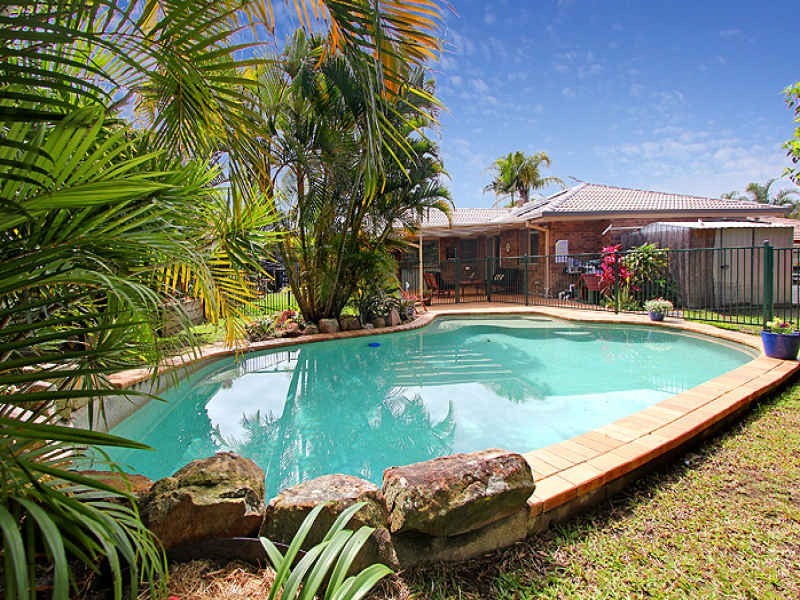 23 Poinciana Avenue, Victoria Point QLD 4165