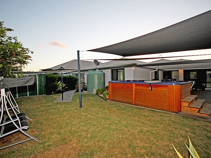 33 Kerder Street, Thornlands QLD 4164