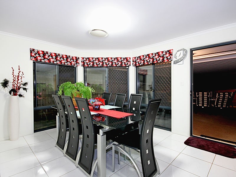 33 Kerder Street, Thornlands QLD 4164