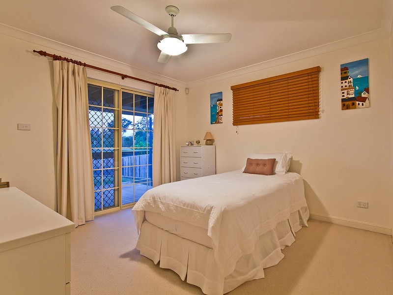 3 Larkspur Street, Redland Bay QLD 4165