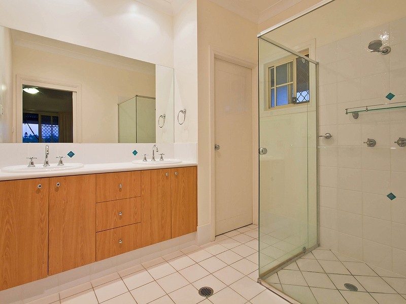 3 Larkspur Street, Redland Bay QLD 4165