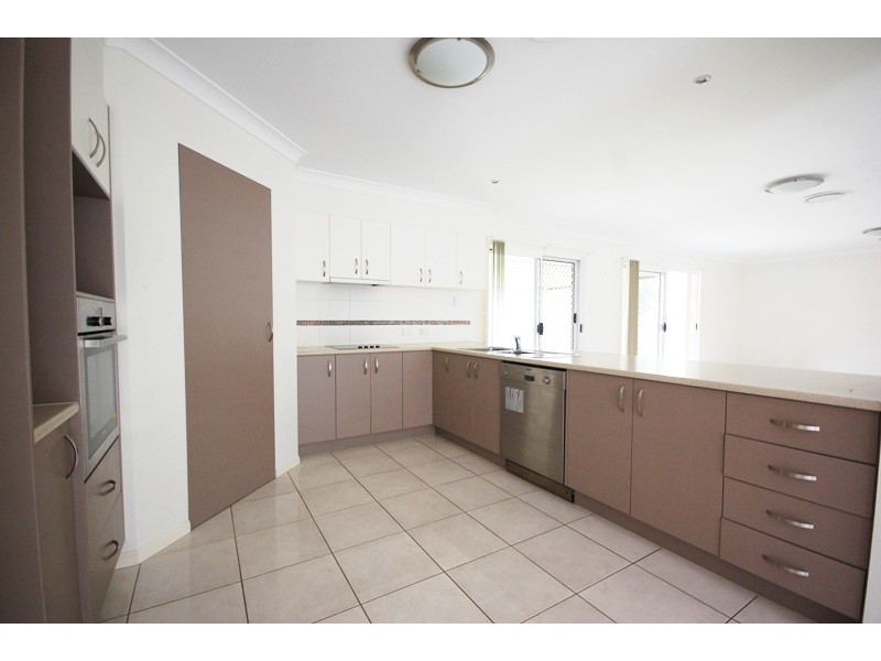 76 Ebony Crescent, Redland Bay QLD 4165