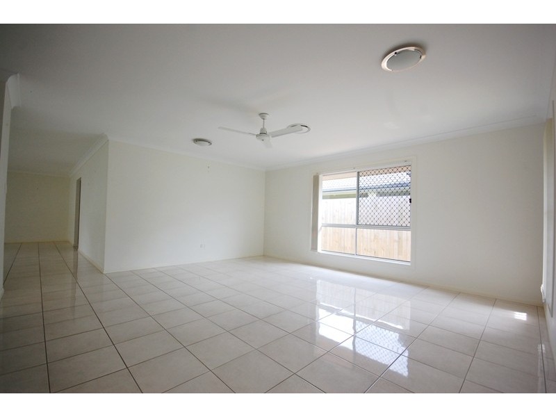 76 Ebony Crescent, Redland Bay QLD 4165