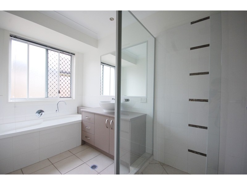 76 Ebony Crescent, Redland Bay QLD 4165