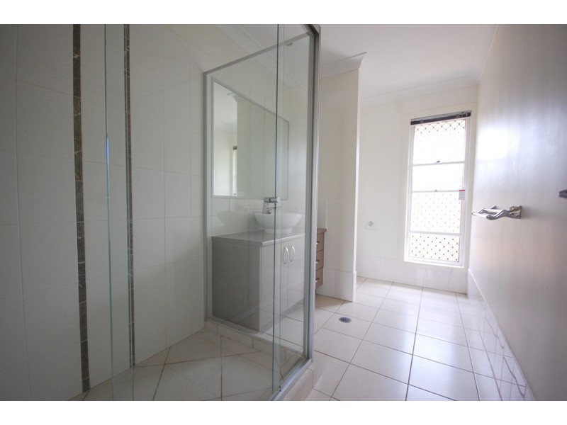 76 Ebony Crescent, Redland Bay QLD 4165