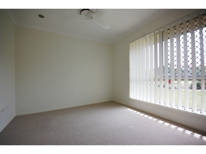 76 Ebony Crescent, Redland Bay QLD 4165