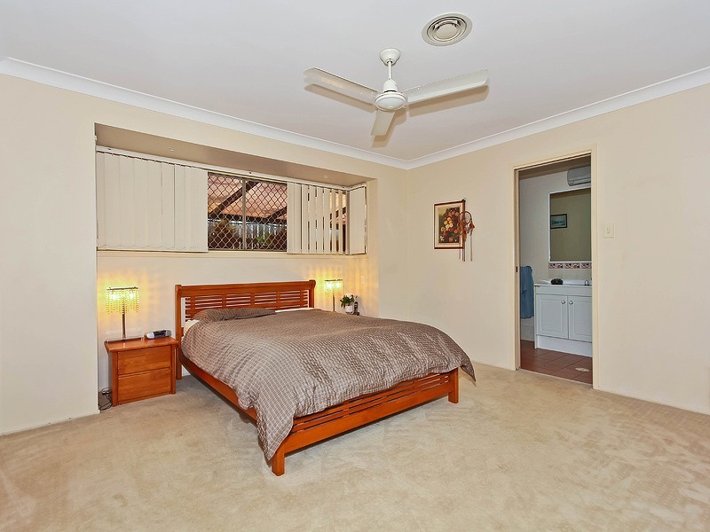 11 Parkgrove Street, Birkdale QLD 4159