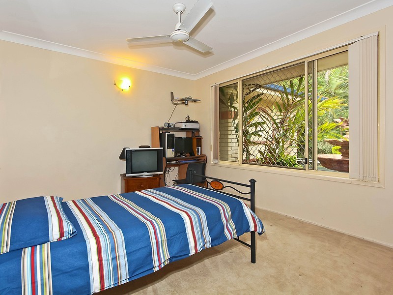 11 Parkgrove Street, Birkdale QLD 4159