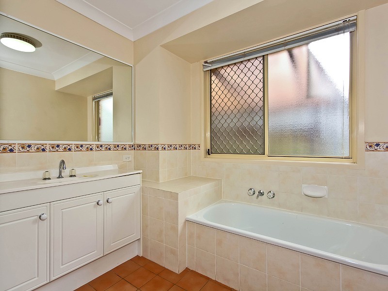 11 Parkgrove Street, Birkdale QLD 4159