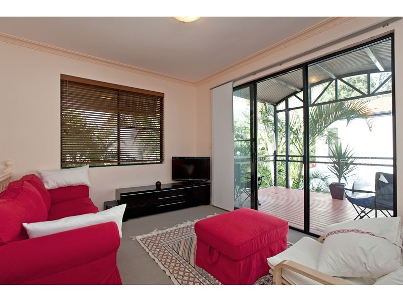 8/68 Shore Street East, Cleveland QLD 4163