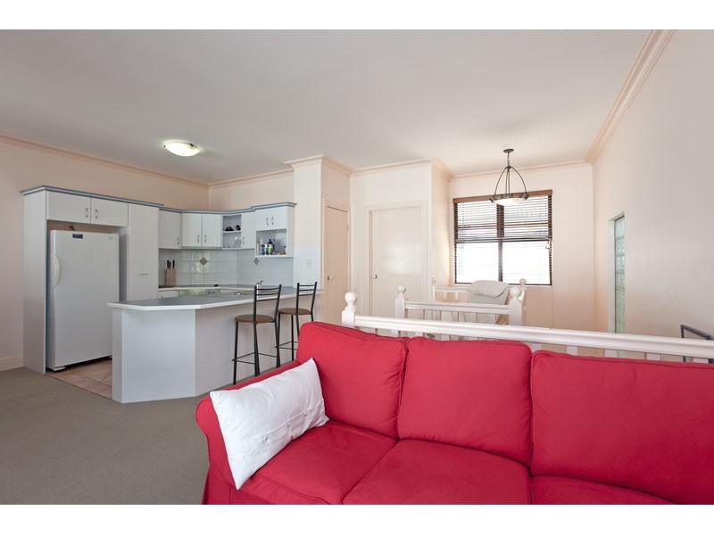 8/68 Shore Street East, Cleveland QLD 4163