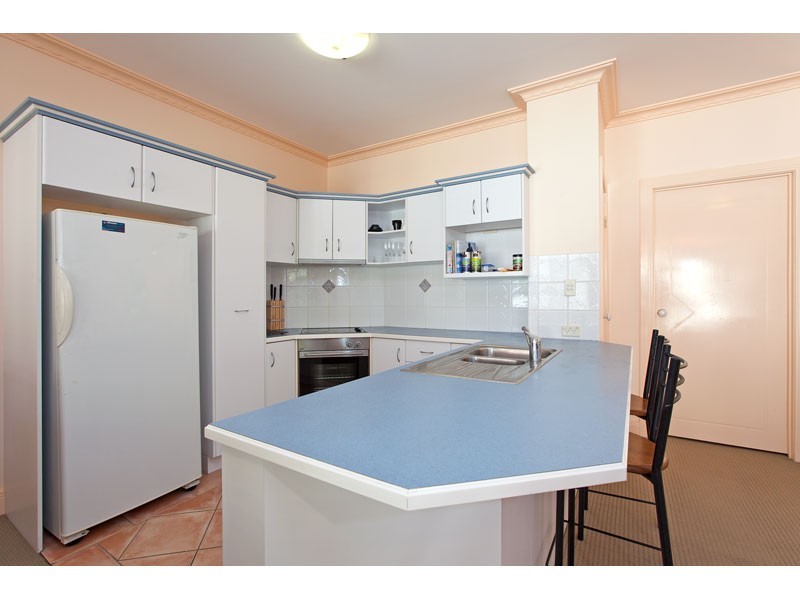 8/68 Shore Street East, Cleveland QLD 4163