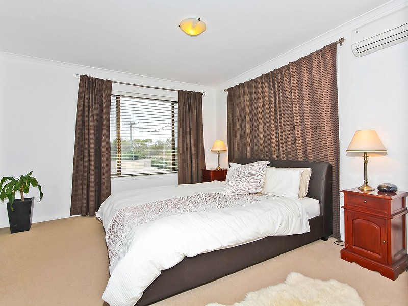 48 Raby Esplanade, Ormiston QLD 4160