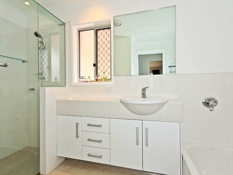 48 Raby Esplanade, Ormiston QLD 4160